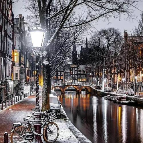 نه نمیشه تو که مثه اونا نیستی صاف نرو روبروی اشاره ی انگشتم